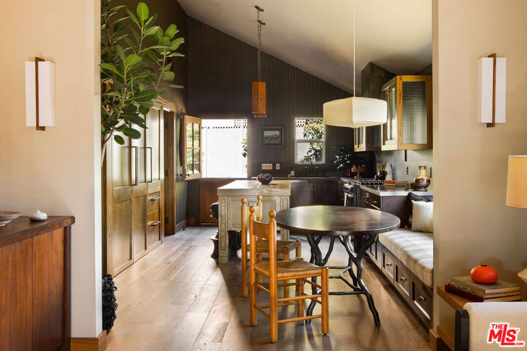 125 E Claremont Street