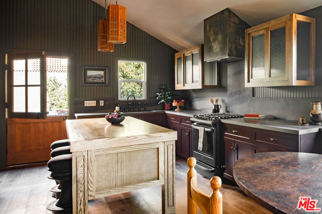 125 E Claremont Street