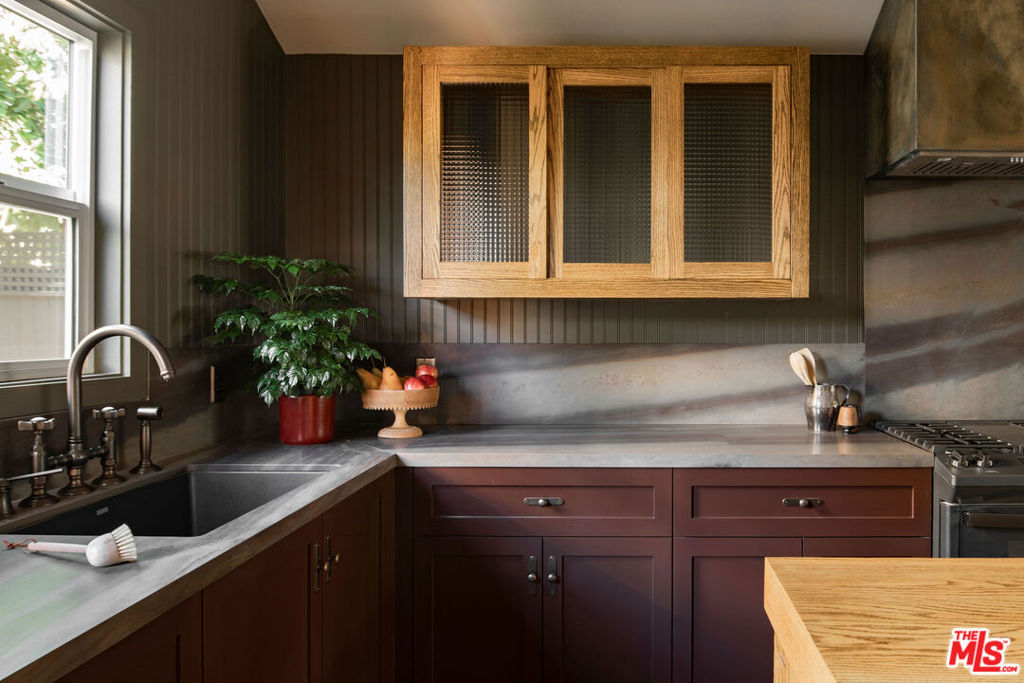 125 E Claremont Street