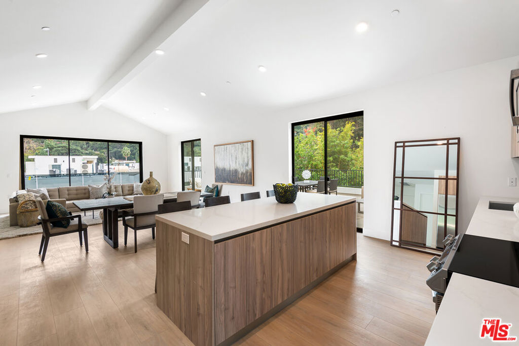 3659 1/2 Regal Place