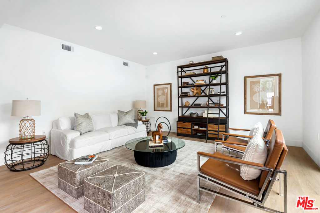 3659 1/2 Regal Place