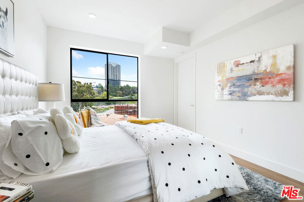 3659 1/2 Regal Place