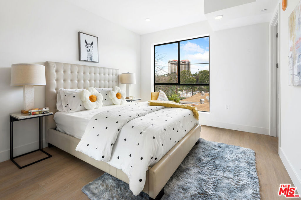 3659 1/2 Regal Place