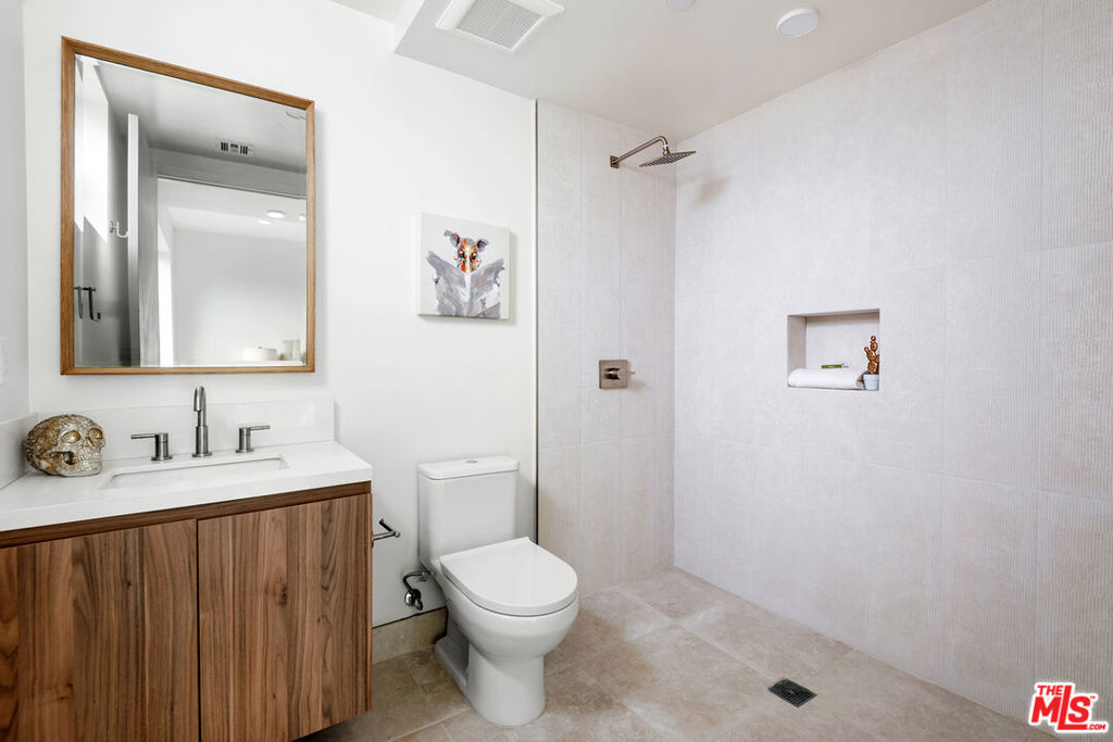 3659 1/2 Regal Place