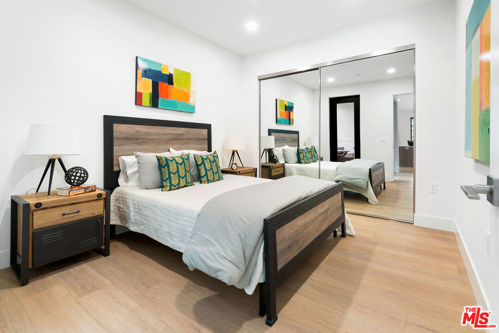 3659 1/2 Regal Place