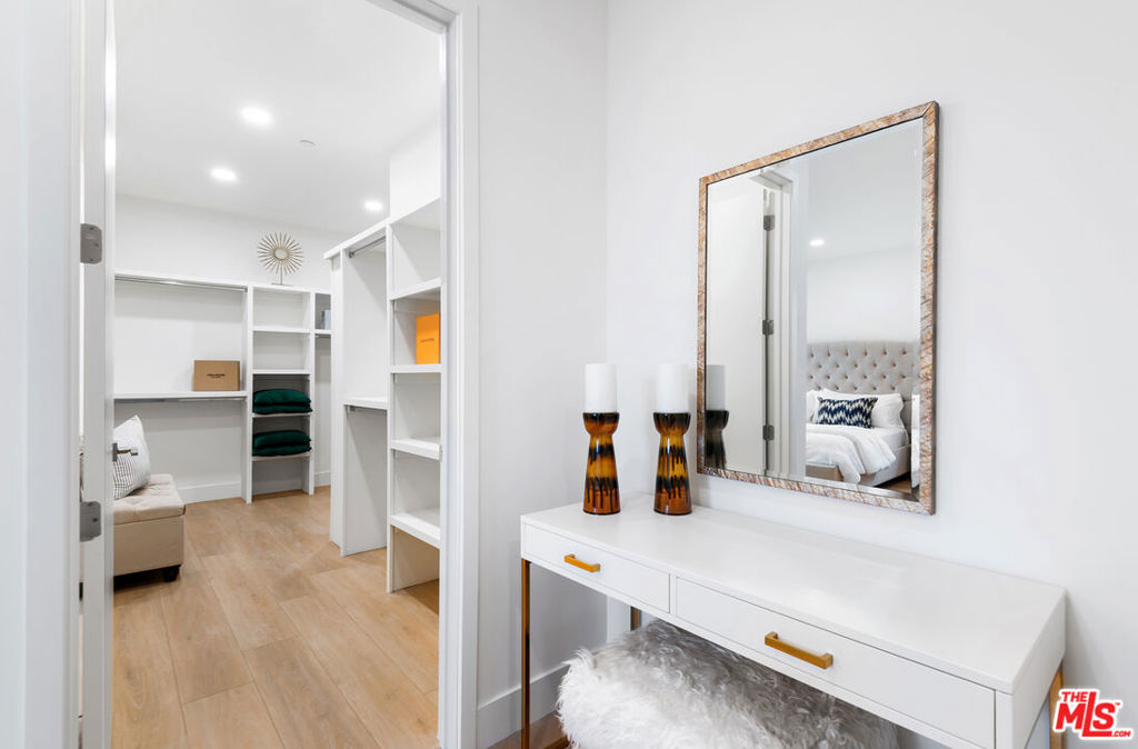 3659 1/2 Regal Place