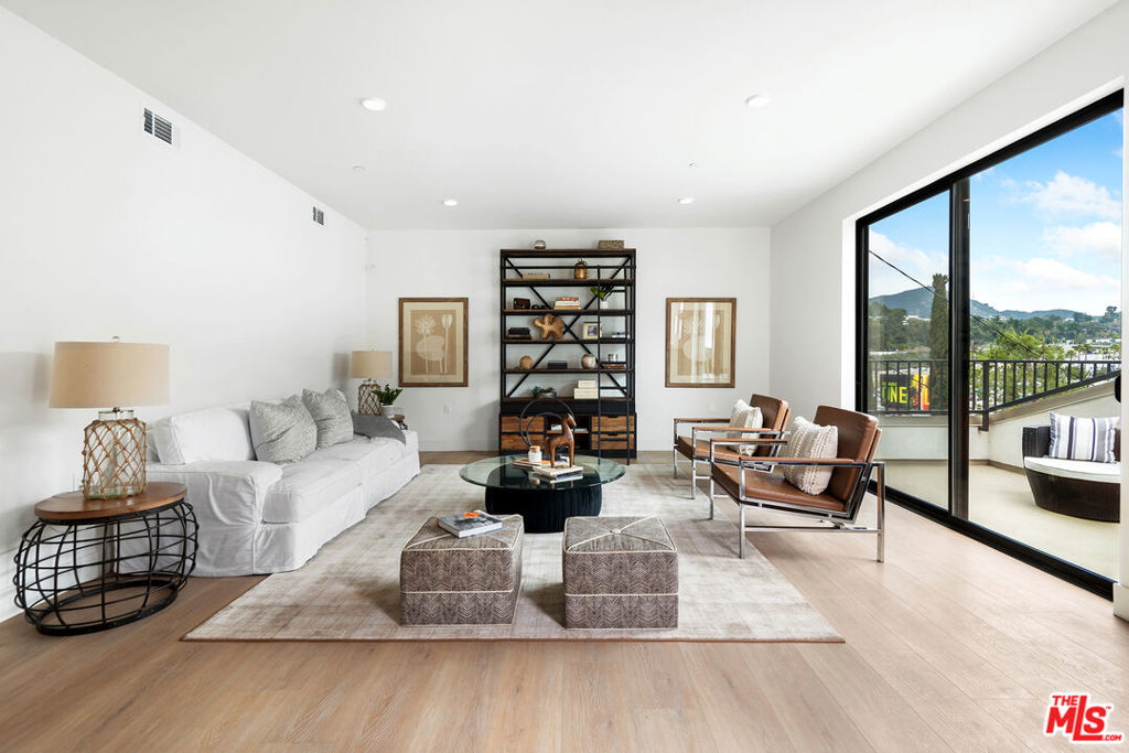 3659 1/2 Regal Place