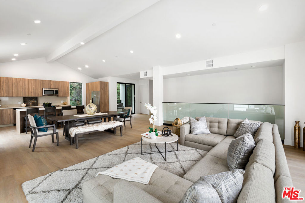 3659 1/2 Regal Place