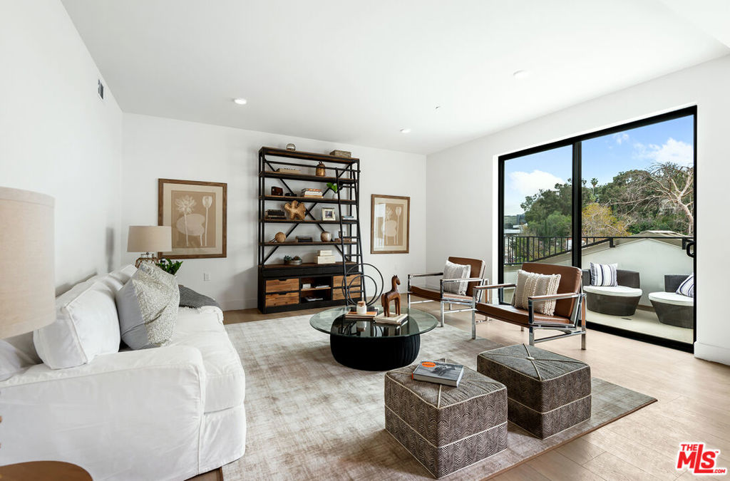 3659 1/2 Regal Place