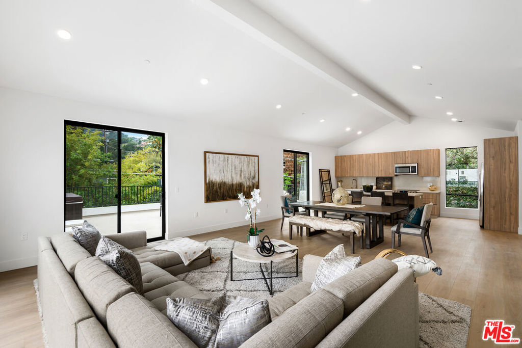 3659 1/2 Regal Place