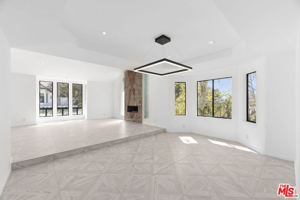 2937 Deep Canyon Drive