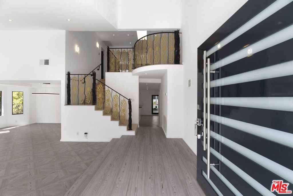 2937 Deep Canyon Drive