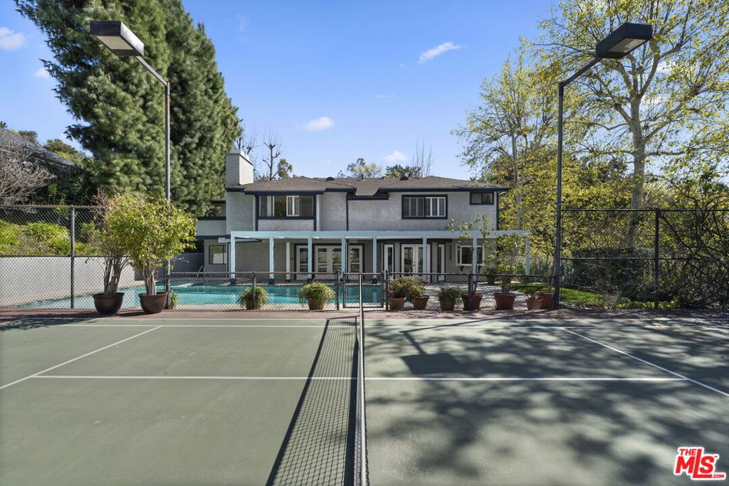 2937 Deep Canyon Drive