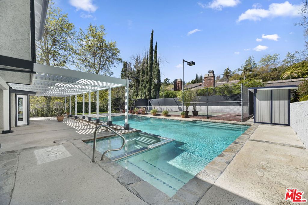 2937 Deep Canyon Drive