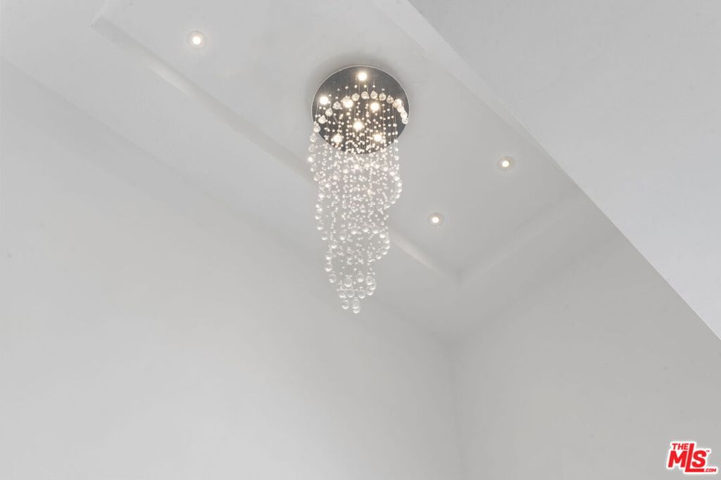 2937 Deep Canyon Drive