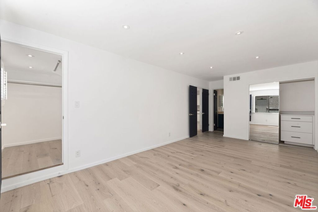 2937 Deep Canyon Drive