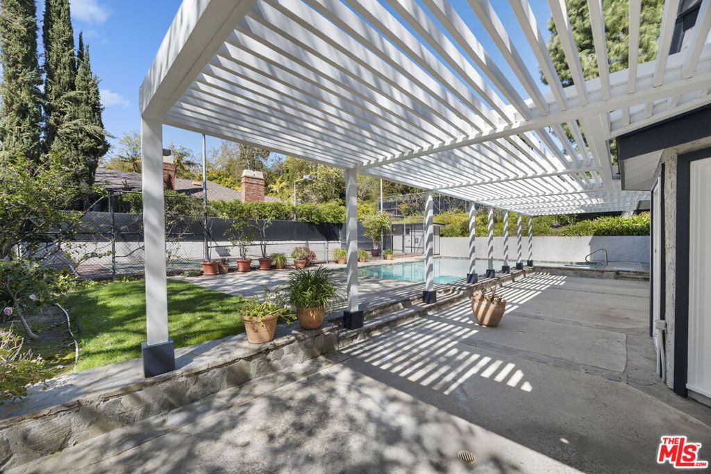 2937 Deep Canyon Drive