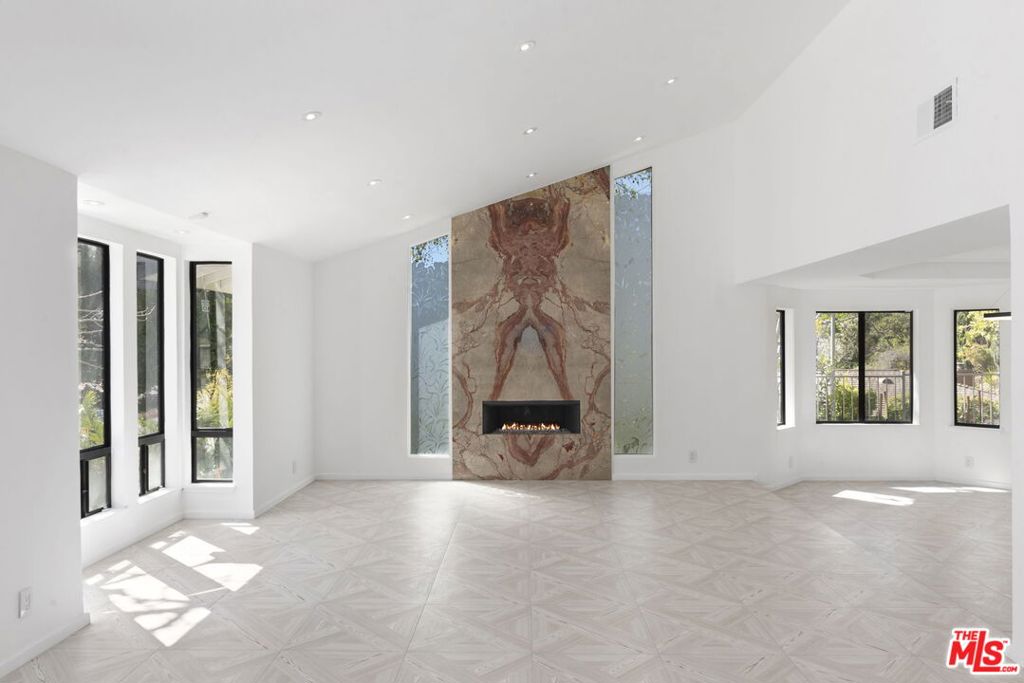 2937 Deep Canyon Drive