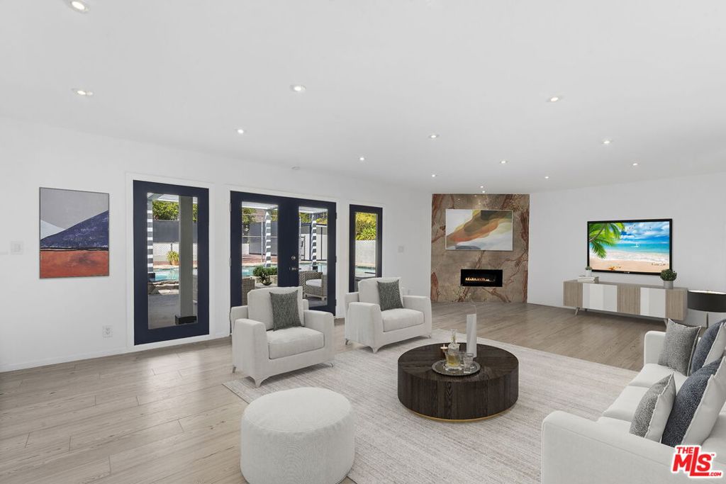 2937 Deep Canyon Drive