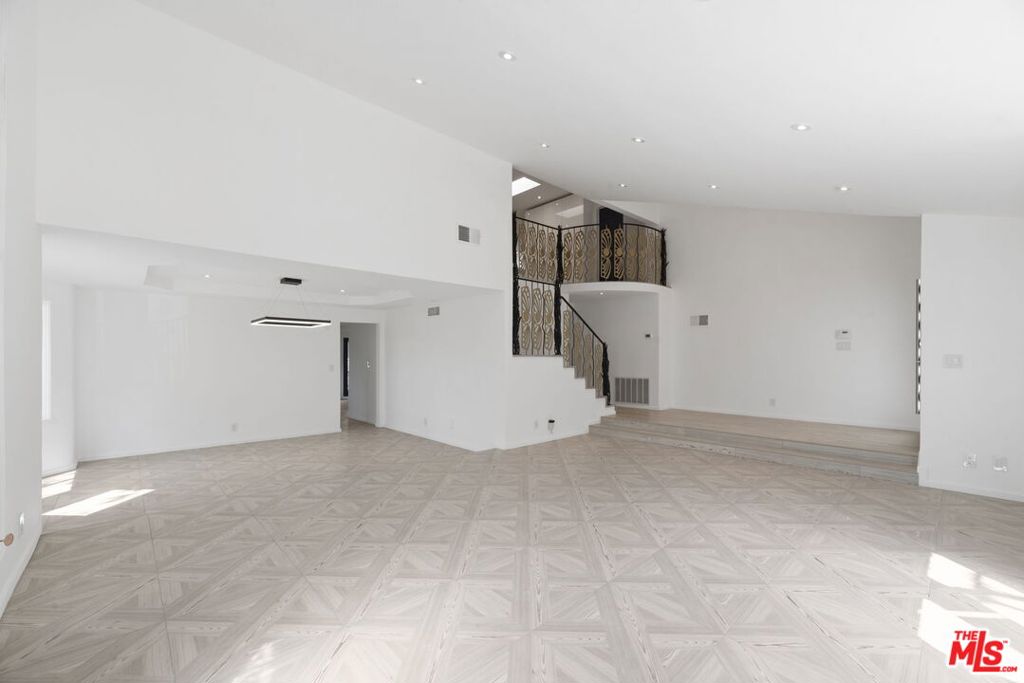 2937 Deep Canyon Drive