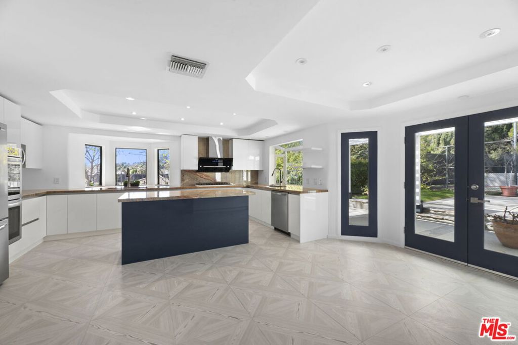 2937 Deep Canyon Drive