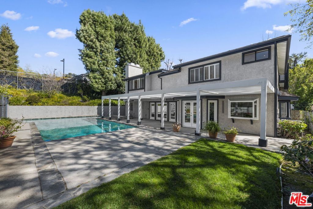 2937 Deep Canyon Drive