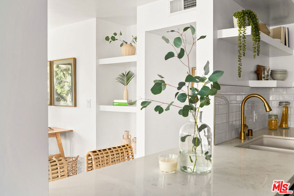 6704 Hillpark Drive 202