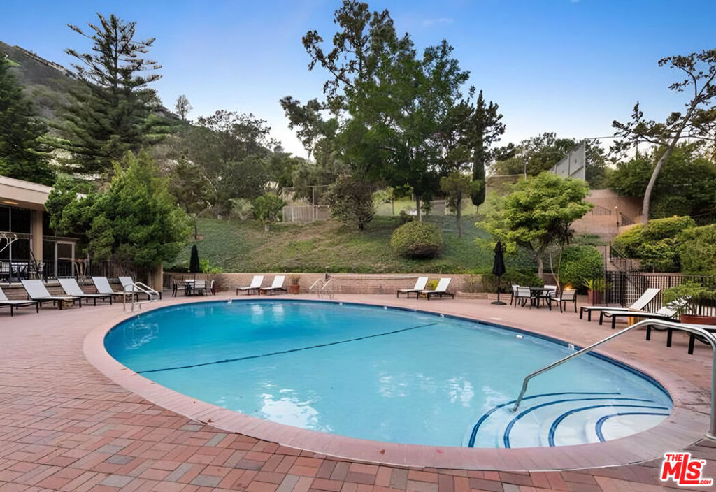 6704 Hillpark Drive 202