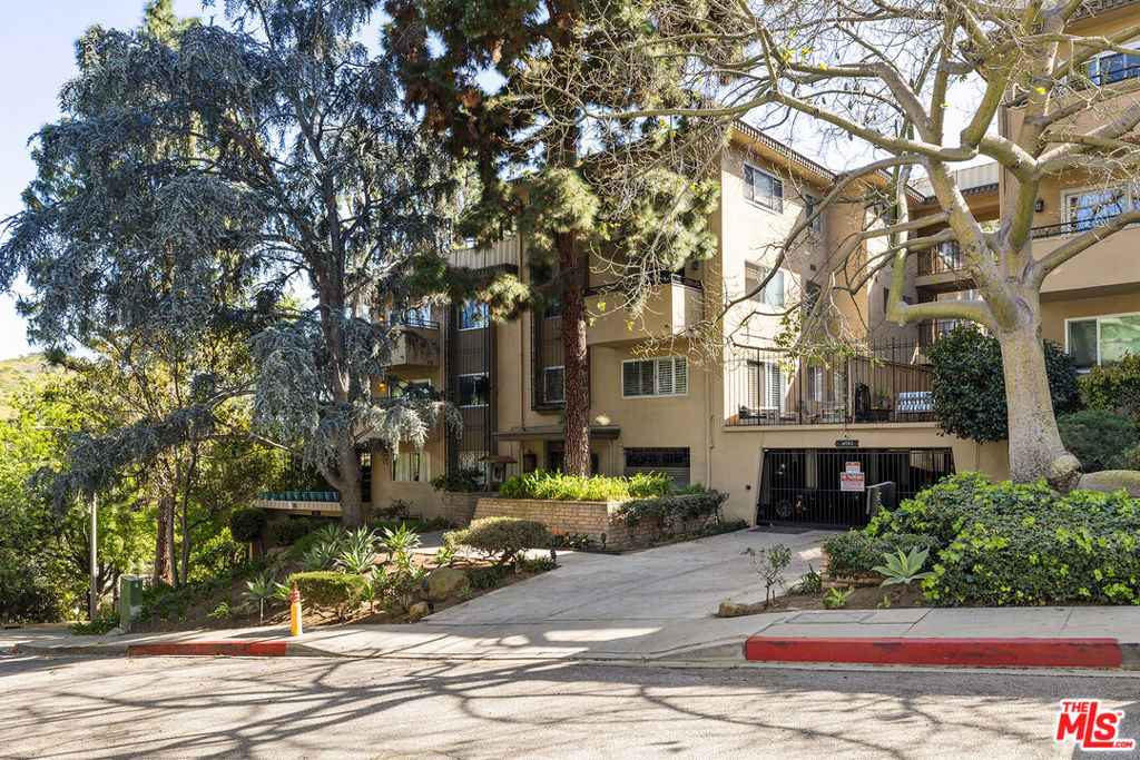 6704 Hillpark Drive 202