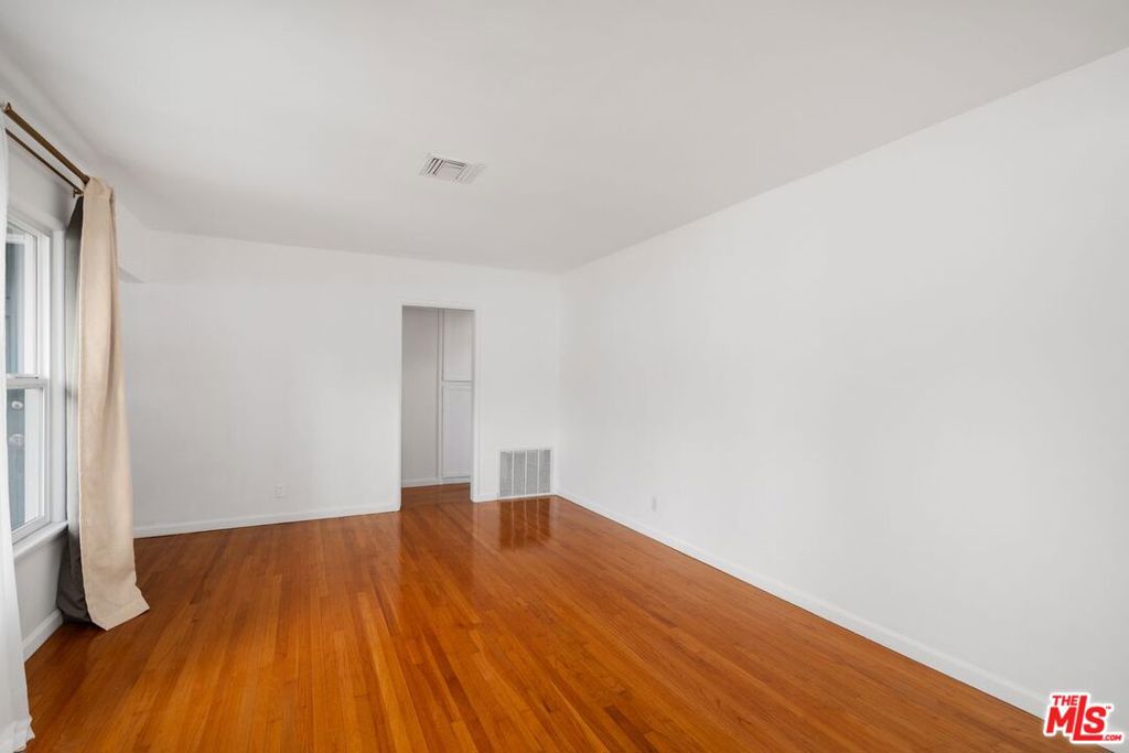 16666 Mccormick Street