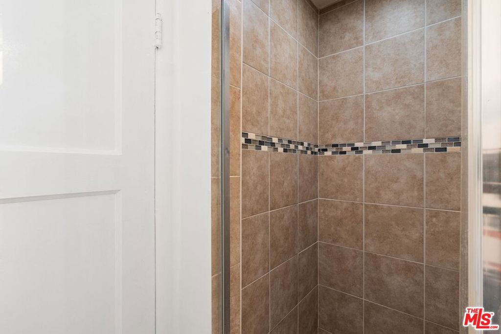 16666 Mccormick Street