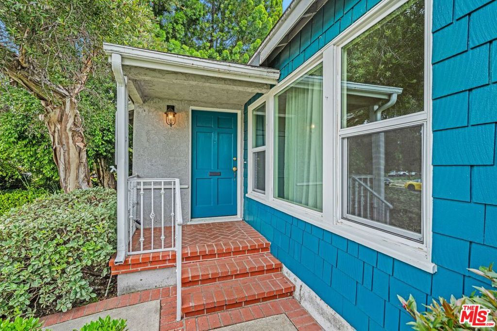 16666 Mccormick Street