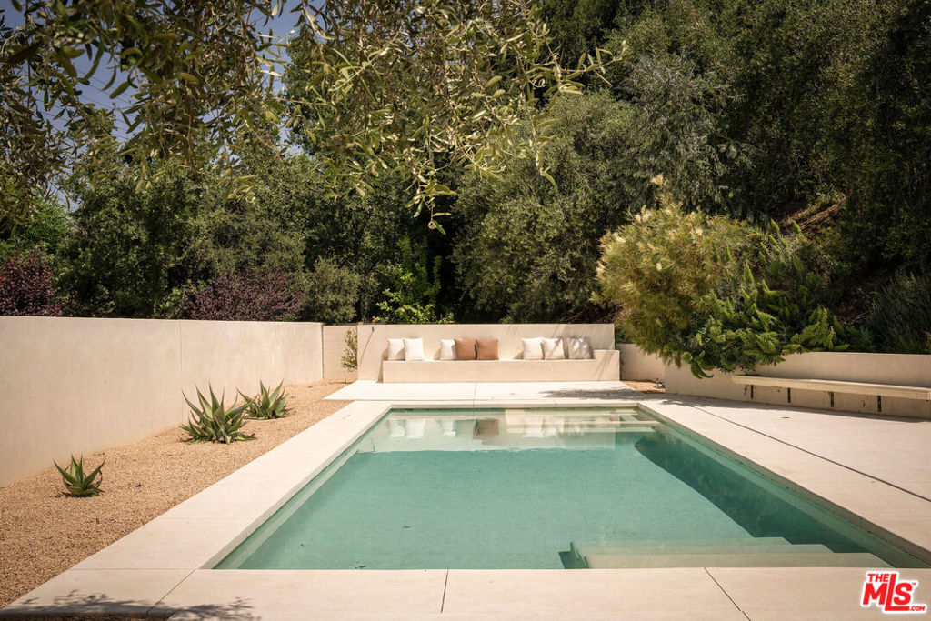 4722 Larkwood Avenue