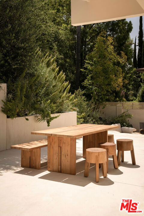 4722 Larkwood Avenue