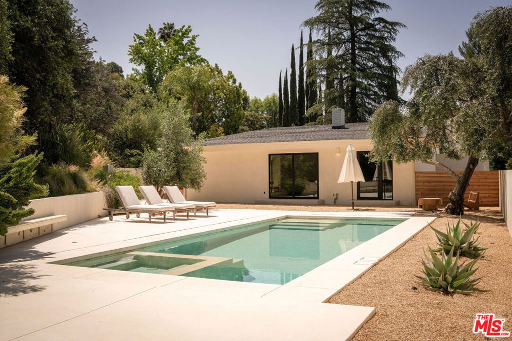 4722 Larkwood Avenue