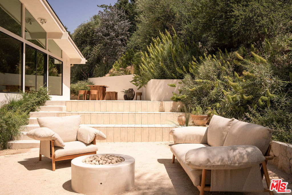 4722 Larkwood Avenue