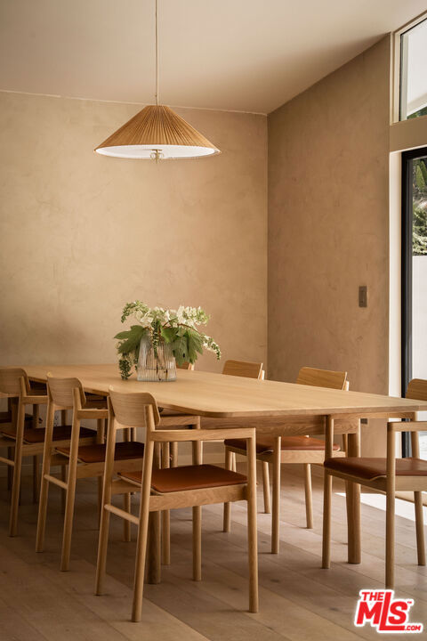 4722 Larkwood Avenue