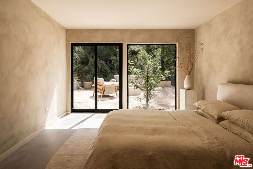 4722 Larkwood Avenue