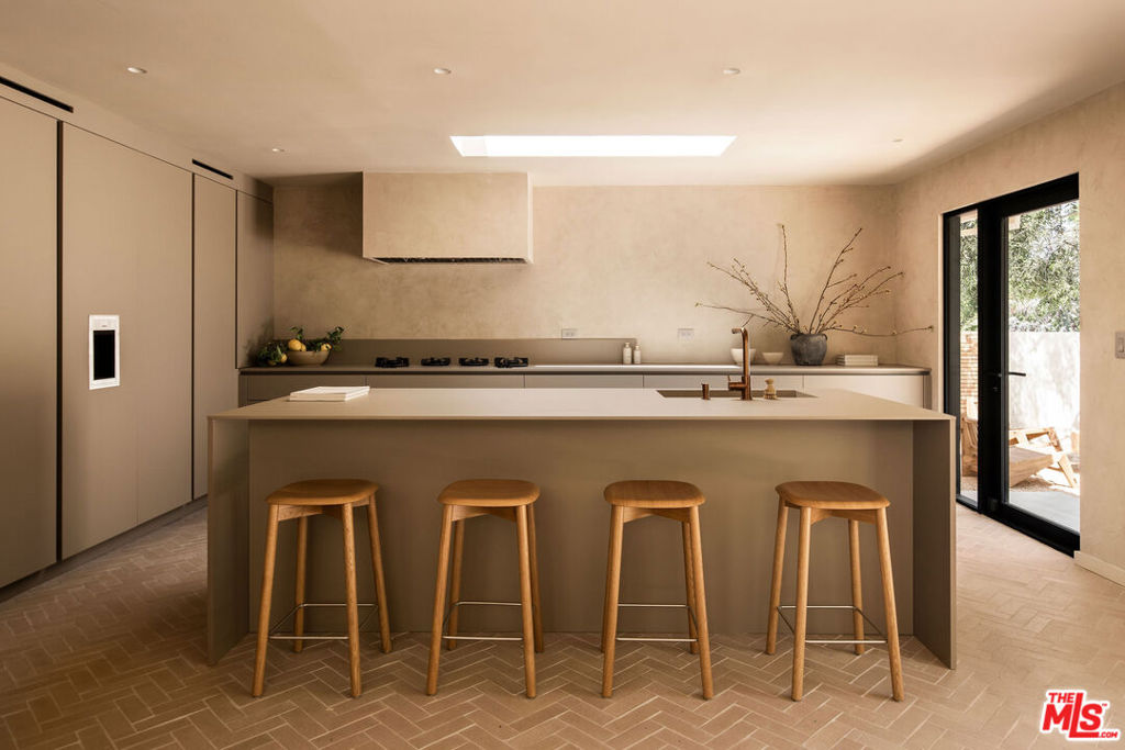 4722 Larkwood Avenue