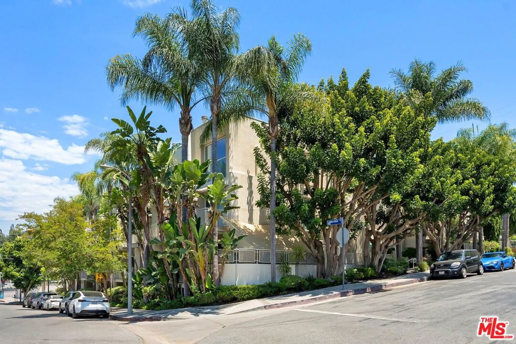 3944 Kentucky Drive 1