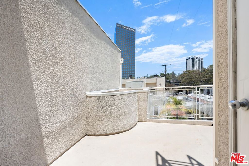 3944 Kentucky Drive 1