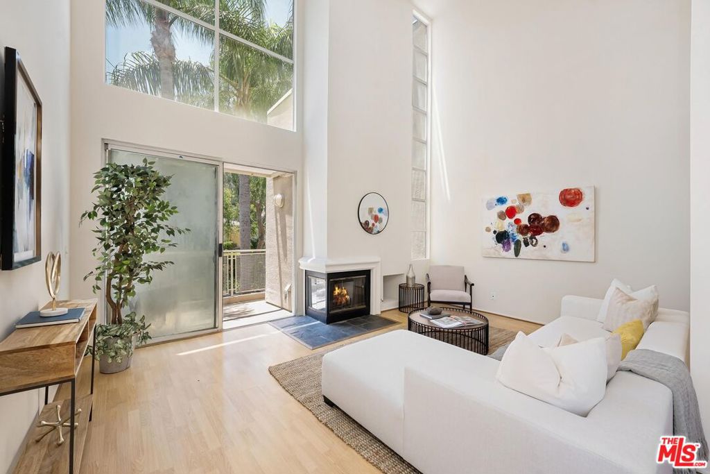 3944 Kentucky Drive 1