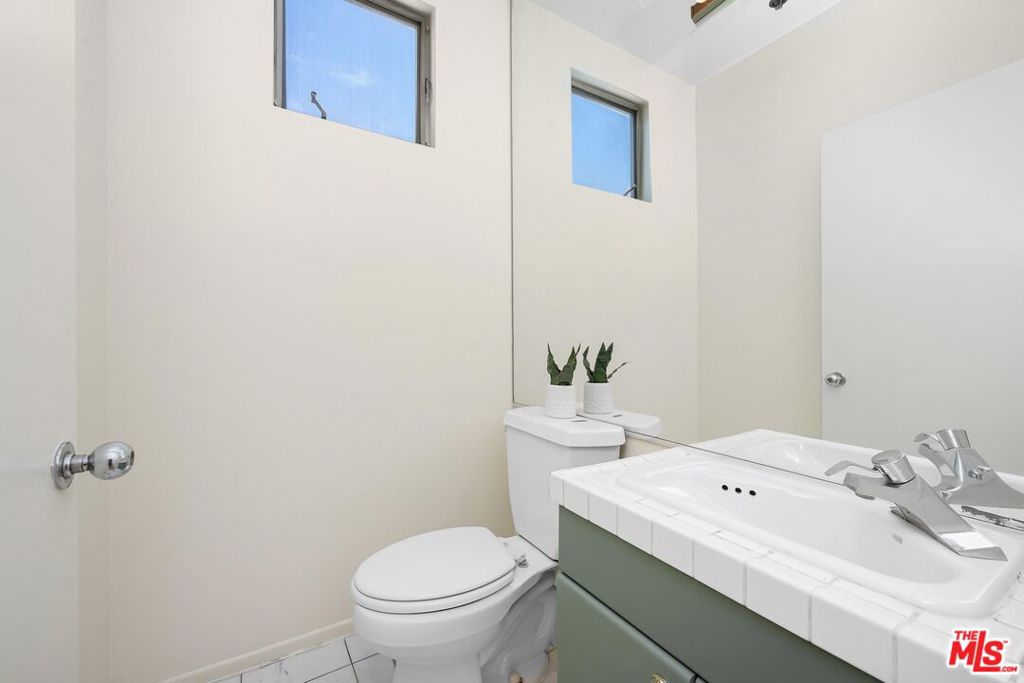 3944 Kentucky Drive 1