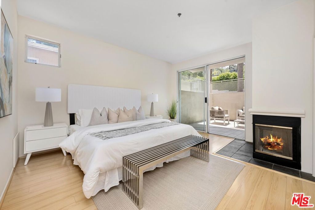 3944 Kentucky Drive 1