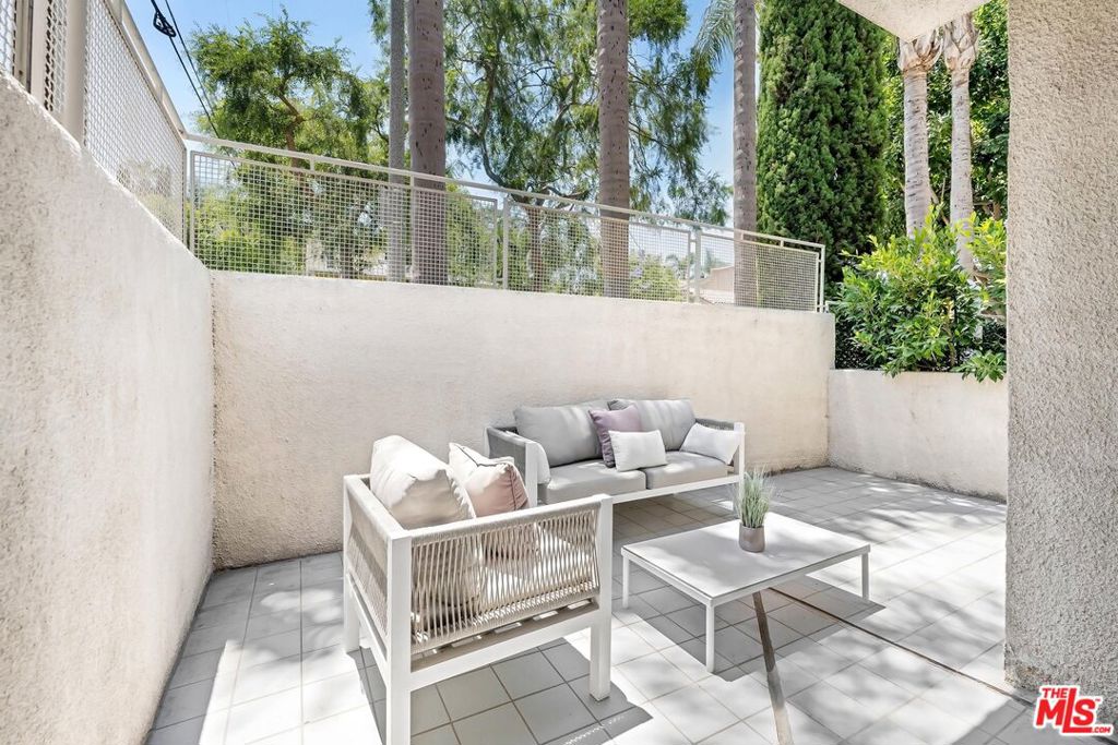 3944 Kentucky Drive 1