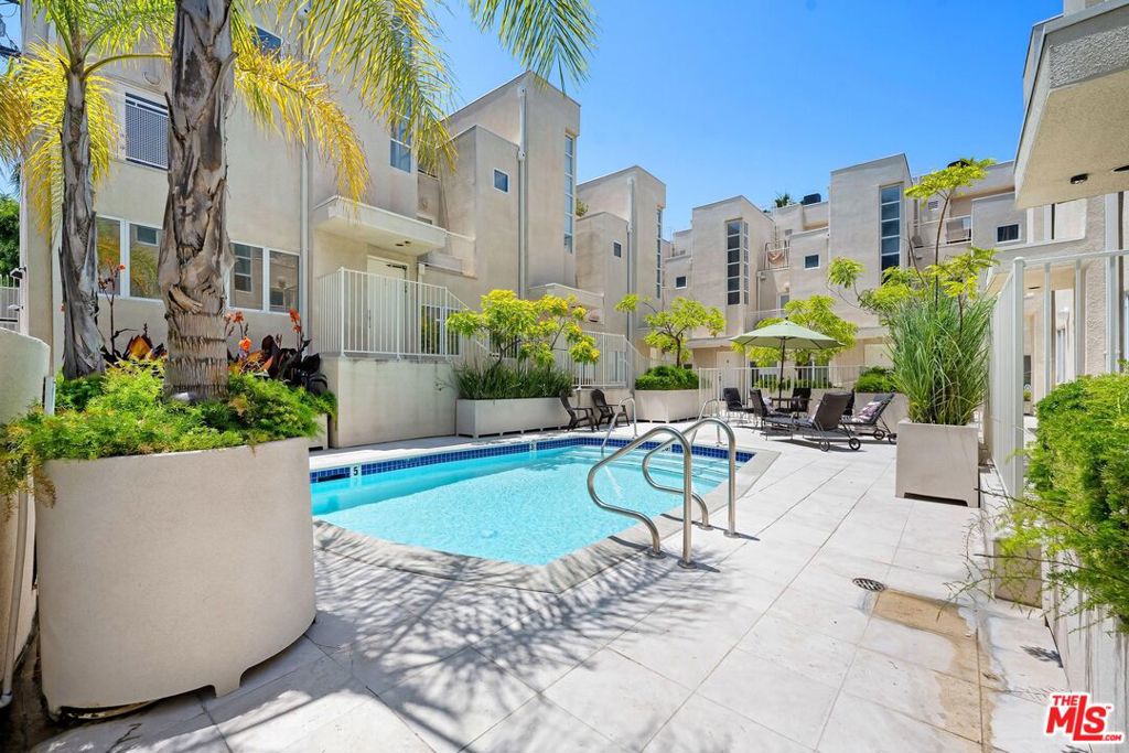 3944 Kentucky Drive 1