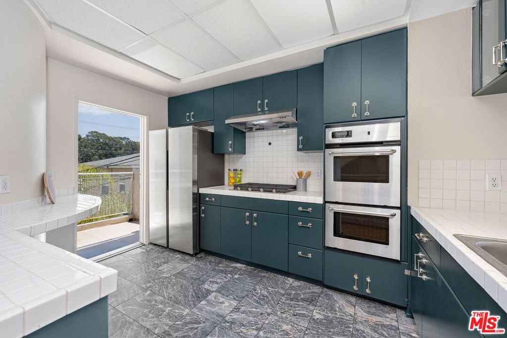 3944 Kentucky Drive 1