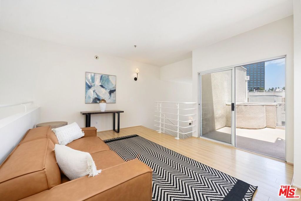 3944 Kentucky Drive 1