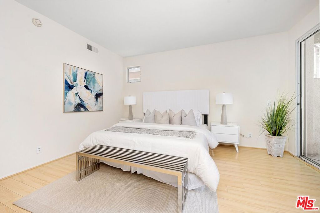 3944 Kentucky Drive 1