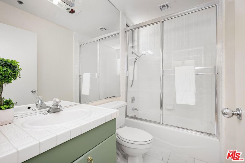 3944 Kentucky Drive 1